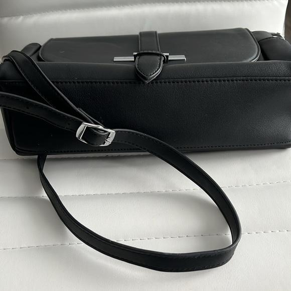 Damsel in Defense Jamie’s Gotta Concealed Carry. Black Leather. Velcro h…​ - Picture 6 of 10